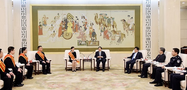 郭声琨会见吕建江同志先进事迹报告团时强调 永葆忠诚本色  牢记初心使命 努力创造无愧于新时代的新业绩